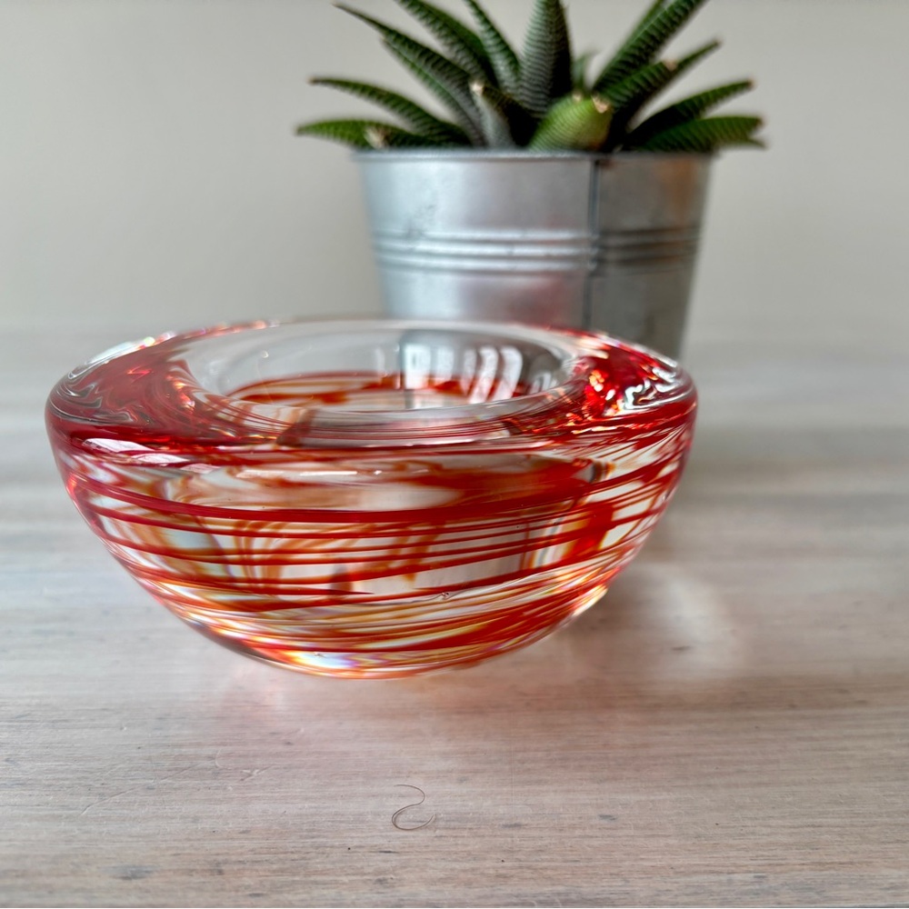NWOT Red & Orange Swirl Hand‑Blown Glass Art Bowl. Decorative Accent